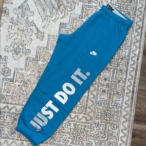 NWOT Nike High Waist - Ankle Showin’ Sweats